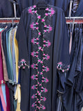 Rosé Noir Abaya