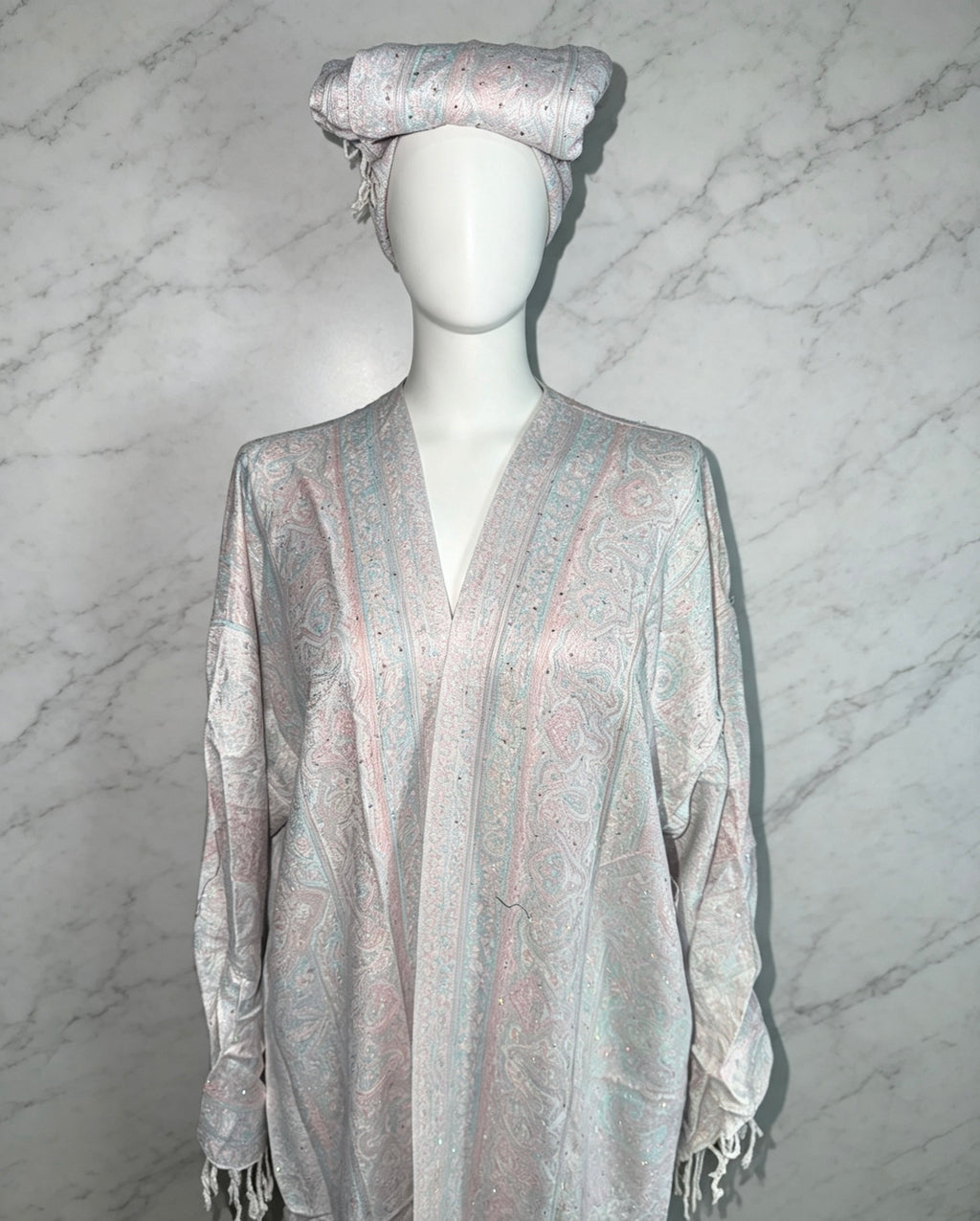 PASHMINA - Elegant Paisley Patterned Shawl with Intricate Embellishments for Stylish Wear