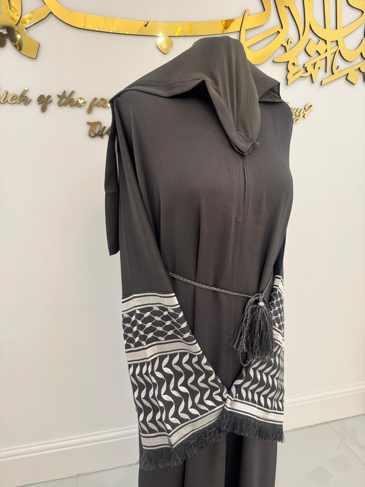 Keffiyeh abaya + hijab