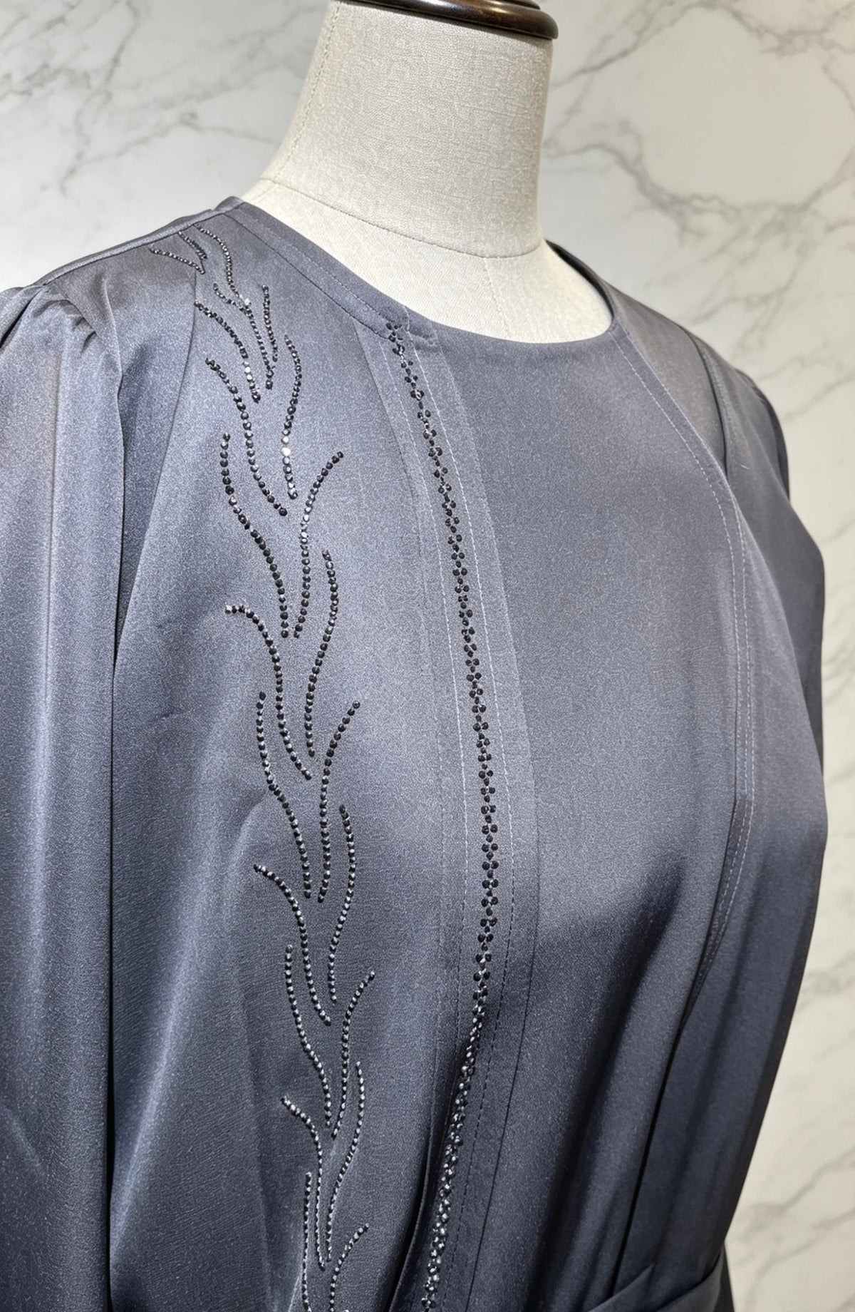 CLASSY BLACK BUTTON ABAYA