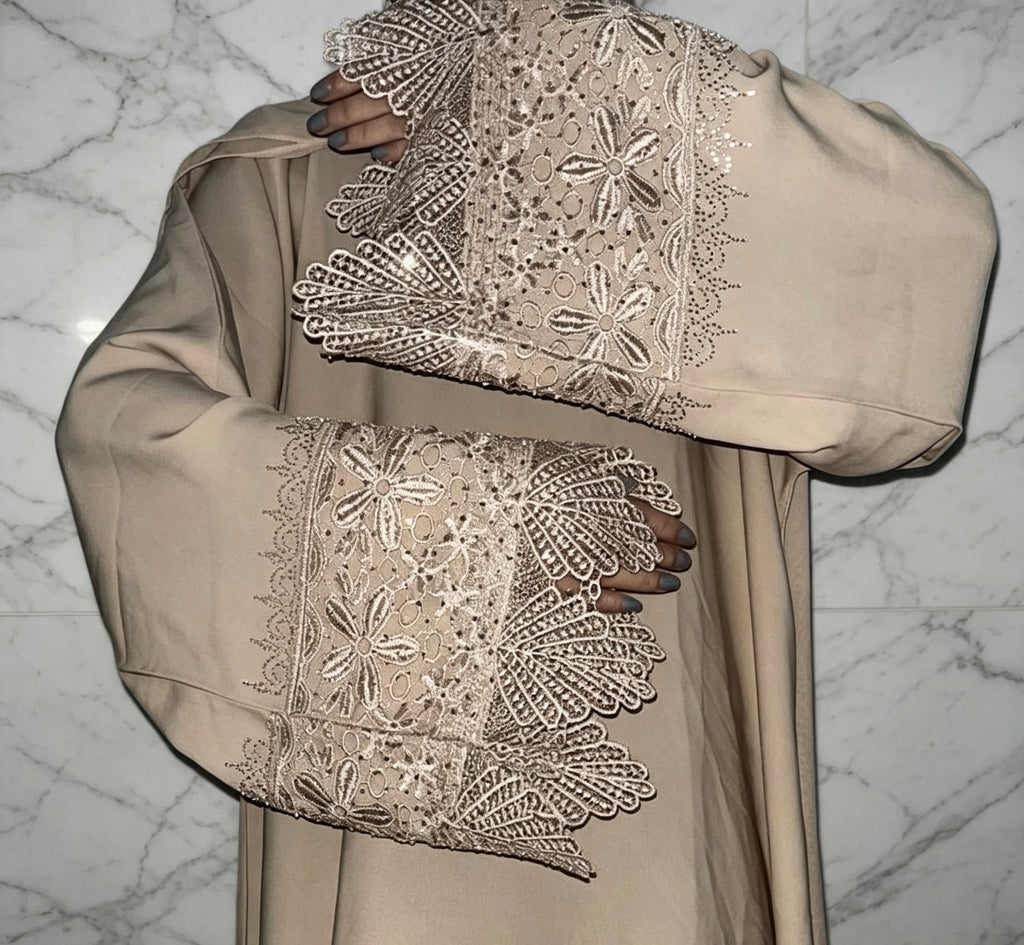 CREAM CLOSED ABAYA