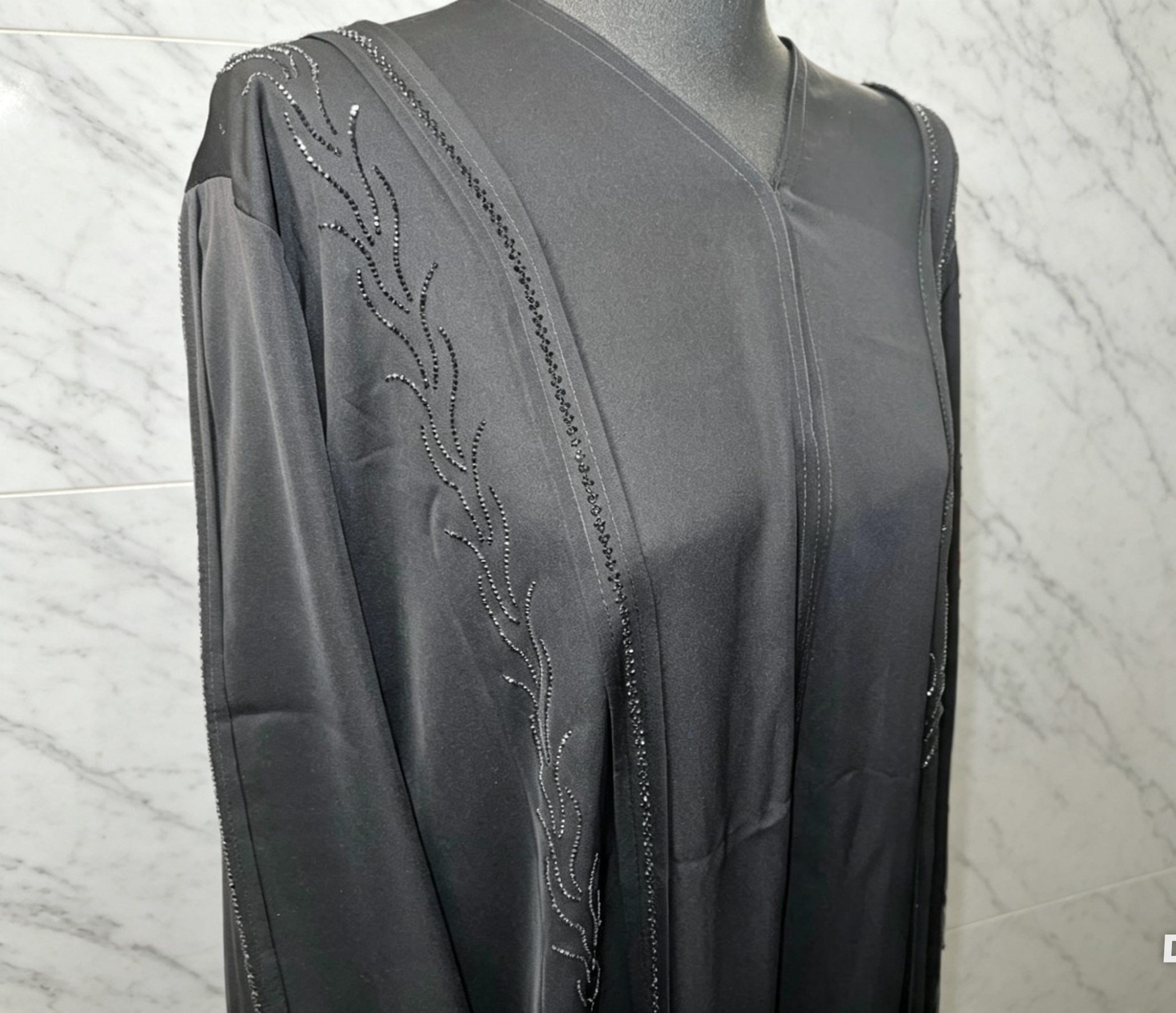 CLASSY BLACK BUTTON ABAYA